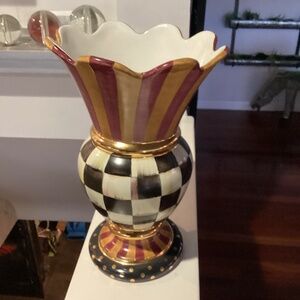 Mackenzie-Childs Vase 🤍🖤 COURTLEY CHECK 12”. Large one